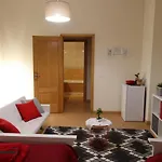 Homestay szállás Quartos Confortaveis Em Casa Proximo Ao Mosteiro *