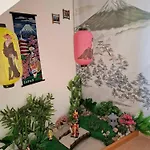 Quartos Confortaveis Em Casa Proximo Ao Mosteiro Homestay szállás *