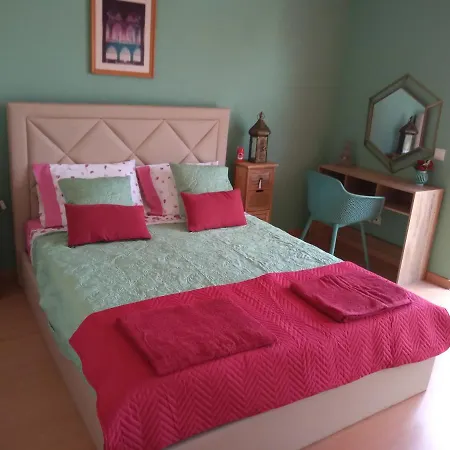 Quartos Confortaveis Em Casa Proximo Ao Mosteiro