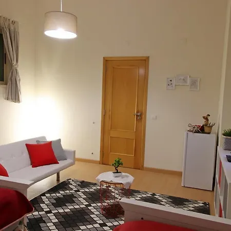 Quartos Confortaveis Em Casa Proximo Ao Mosteiro Δωμάτια σε οικογενειακή κατοικία Batalha