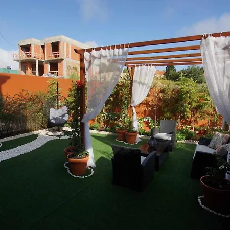 Проживание в семье Quartos Confortaveis Em Casa Proximo Ao Mosteiro *